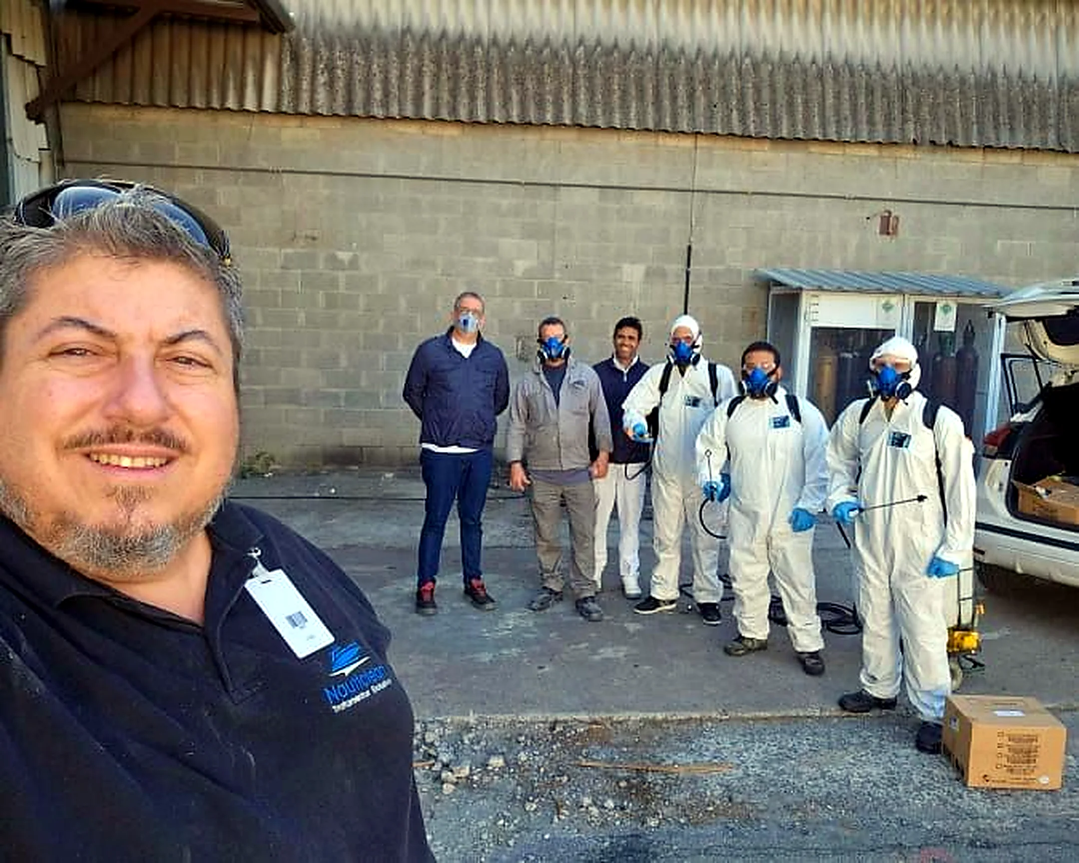 Foto com equipe de dedetizacao